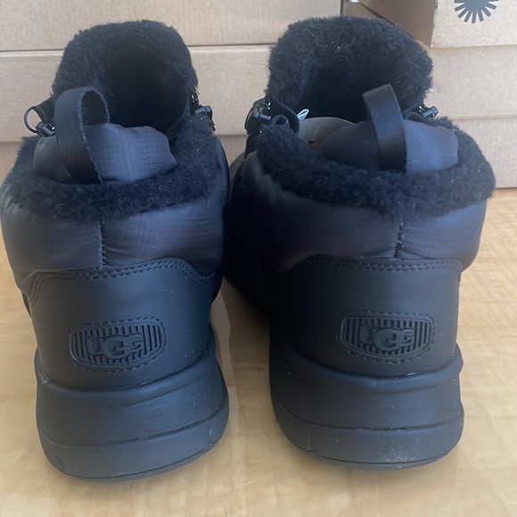 Ugg w Lakesider Zip Puff Boot - Picture 5 of 7